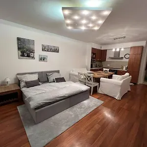 Апартаменты Beautiful Ground Floor In, Варшава