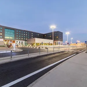 4* 酒店 华沙机场万怡酒店