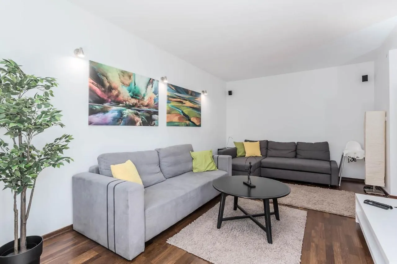 Chill Apartments Kabaty Family Warsaw