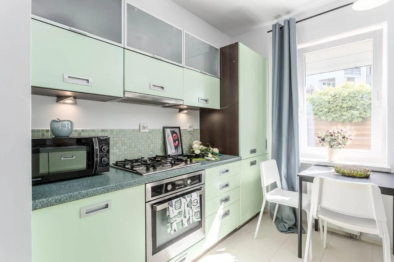 Chill Apartments Kabaty Family Warsaw